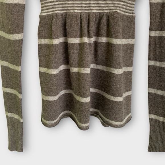 SOLD️ VTG Abercrombie and Fitch Gray Babydoll Sweater - Picture 5 of 10